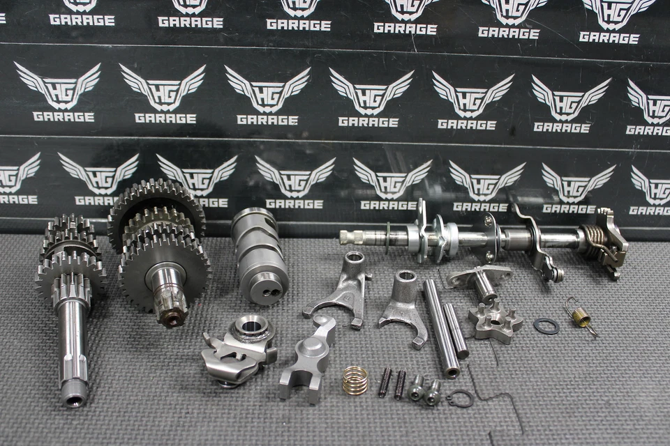 Yamaha TTR110E 2009 transmisión de motor OEM engranajes de montaje Tranny Foto 1 de 4