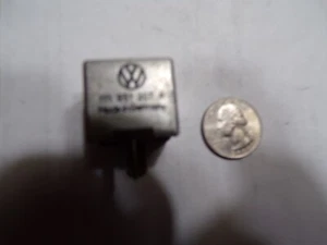 USED OE GERMAN HELLA#35B-002474-00,VW#111951307A 2-PRONG KEY/SEAT WARNING BUZZER - Picture 1 of 6
