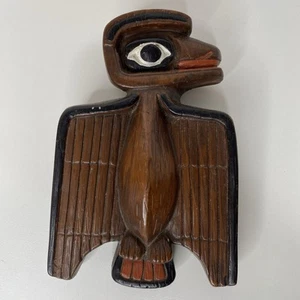 Northwest Coast Thunderbird Charm Chamanes Tótem Pájaro Resina BC Canadá 5 1/2” - Imagen 1 de 9
