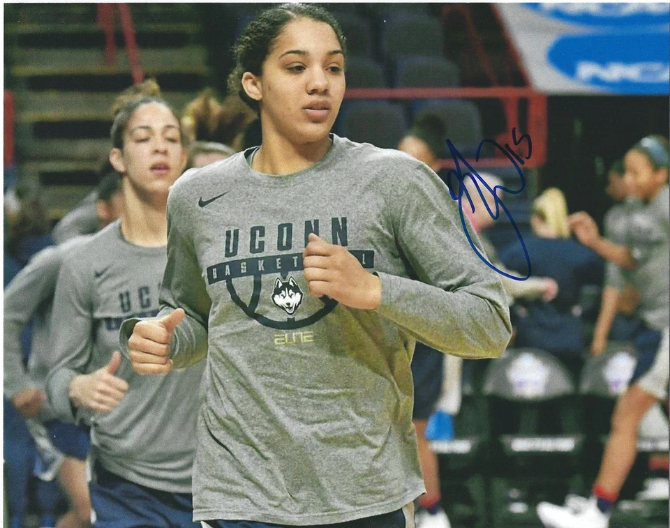 GABBY WILLIAMS Signed 8 x 10 Photo WNBA Basketball UCONN HUSKIES Storm FRANCE - Image 1 of 1