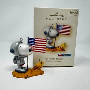 Hallmark 2007 Spaceman Snoopy Spotlight on Snoopy #10 Keepsake Ornament IOB - Picture 1 of 12