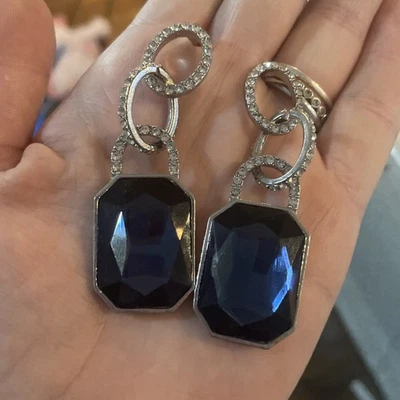 Pendientes colgantes grandes de imitación de zafiro circonita Foto 1 de 4