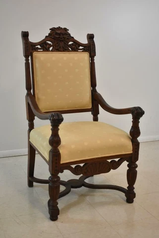 Carved Oak Side Chair Medusa Face Claw Feet & Paw Arms Cover