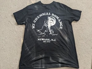 My Chemical Romance Glow-In-The-Dark 2022 Tour T Shirt Newark NJ - XL - MCR - Picture 1 of 6