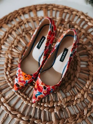 RARE NINE WEST Women’s Titiana floral pumps, size 7 - Image 1 of 4
