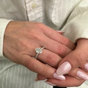 IGI Certified Diamond Women Ring F VS2 2.2Ct Oval Labcreated Pave 14K White Gold - Picture 1 of 11