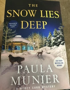 THE SNOW LIES DEEP by Paula Munier(A Mercy Carr Mystery)  / ARC PB / BRAND NEW - Imagen 1 de 2
