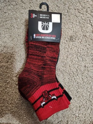 NWT Kids NBA Chicago Bulls Quarter Cut Socks Shoe Size 4-9.5 Licensed Red Black - Image 1 of 2