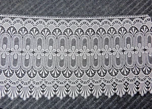Elfenbein hellcreme Guipure Spitze 16" breit x 2 Yards Blumenmuster mit gewelltem Rand NEU - Bild 1 von 8