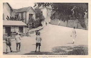 Madagascar - TANANARIVE - La carrefour d'Andohalo et la rue Antoni - Ed. J. Paol - Picture 1 of 2