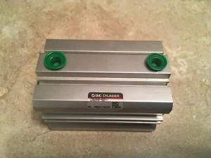 SMC CDQ2B40-40D Pneumatischer Kompaktzylinder CDQ2B4040D Kostenloser Versand! - Bild 1 von 4