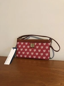 Muñequera de béisbol Dooney & Bourke MLB Washington Nationals PEQUEÑO DEFECTO NUEVA CON ETIQUETAS - Imagen 1 de 6