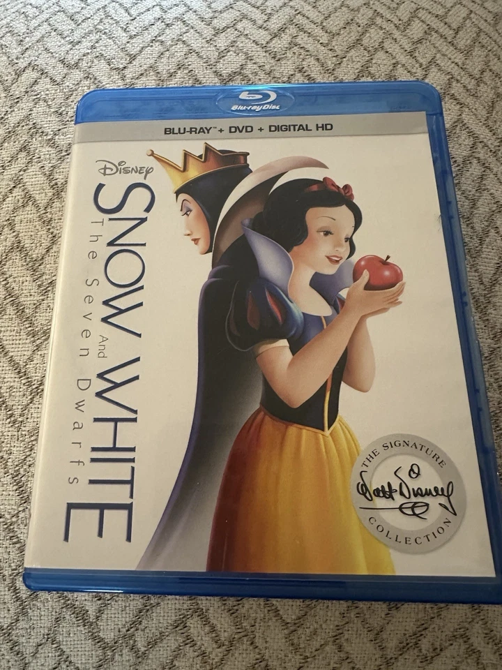 Disney Snow White & the Seven Dwarfs Blu-ray/DVD/Digital HD Set - Image 1 of 1