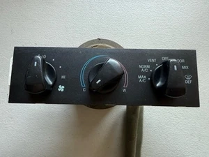 1992-1996 Ford F-150 F-250 F-350 Bronco AC HEATER Temp Climate Control OEM A17 1 - Picture 1 of 9