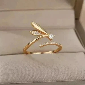 Anillo de compromiso derivado de diamantes simulados redondos de 1 quilate enchapado en oro amarillo de 14k para mujer - Imagen 1 de 6