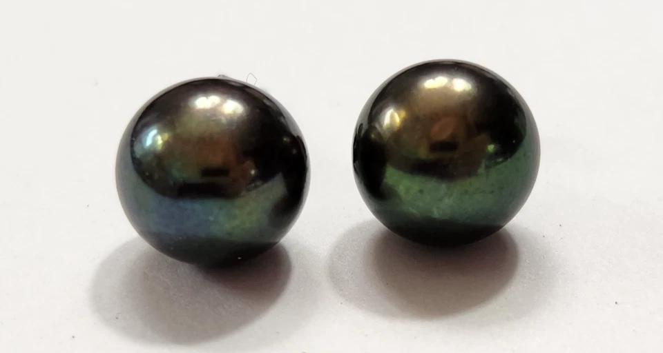 Brincos postes de pérola pavão genuínos 8 mm prata esterlina 925 roxo verde beleza - Imagem 1 de 4