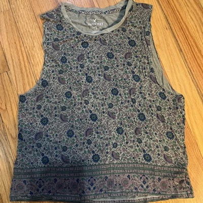 Regata macia e sexy American Eagle estampa floral sem mangas verde azul roxo M - Imagem 1 de 4