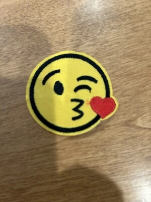 NEW EMOJI WINK NOD & KISS HAPPY FACE CLOTH APPLIQUÉ FOR CRAFTS CLOTHES IRON SEW - Image 1 of 4