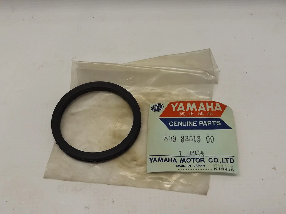 NOS YAMAHA 809-83513-00-00 SPEEDOMETER / TACHOMETER DAMPER SS338 SL292 GP643 - Image 1 of 1