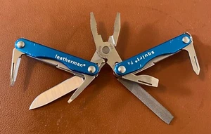 Leatherman Squirt P4 Multi-Tool Blue Collectible USA - Picture 1 of 2