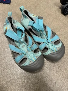 KEEN Youth Big Kids Size 5 Coral Newport Waterproof Sandals Unisex - Picture 1 of 6