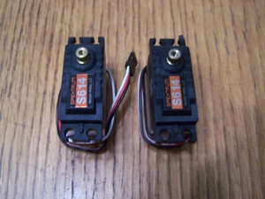 2 Spektrum S614 Metal Gear Steering Servos Axial 4WS Capra SMT10 Grave Digger 23 - Picture 1 of 3