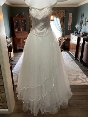 Vestido de Boda Mori Lee Vestido de Baile Princesa Formal Vestido con Cuentas Talla 5/6 Usado en Excelente Condición  Foto 1 de 4