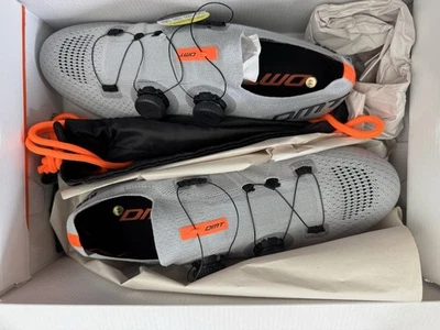 Zapatos de ciclismo de carretera DMT KR0 grises grises para hombre talla 44 EUR EE. UU. 10+ (NUEVOS) PRECIO DE VENTA SUGERIDO POR EL FABRICANTE $519 Foto 1 de 4