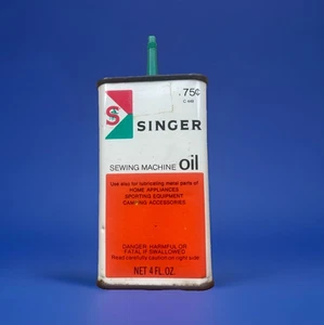 Vintage 4 oz Singer Sewing Machine Oil Can #489520 Lubricating Oil (empty can) - Picture 1 of 6