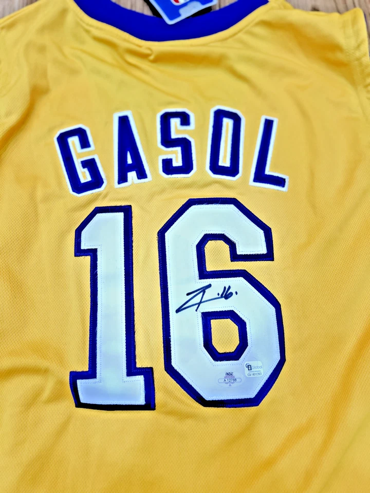 Camiseta Pau Gasol Los Angeles Lakers Home – Autógrafo – Não autenticada – Displ - Imagem 1 de 4