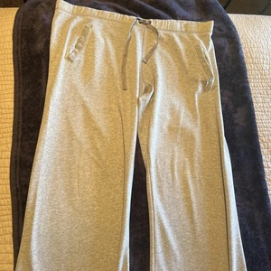 Plüsch und üppige Loungehose von Victoria’s Secret. grau . Größe L, lang bequem - Bild 1 von 9