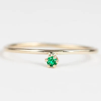 Anillo de piedras preciosas esmeralda natural anillo de oro amarillo de 10 k tamaño de regalo especial disponible Foto 1 de 4