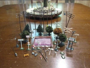 HO Scale Trains - Accessories - Utility Poles, trees, signs etc - Picture 1 of 8