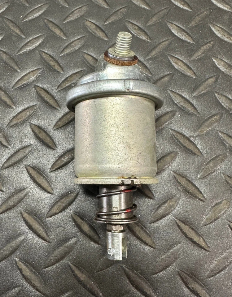 Interruptor solenoide de arranque BOSCH - 0331301002 - para Ford Europa Escort 1,1 L 80-90 Foto 1 de 4