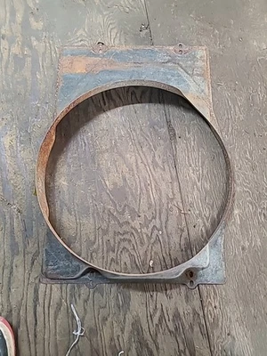 Cubierta de embellecedor cubierta del radiador del ventilador del motor 76-77 Toyota Celica RA24 RA29 20R FABRICANTE DE EQUIPOS ORIGINALES 1 Foto 1 de 4