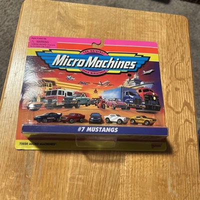 Micro Machines Galoob #7 Mustangs 75030 1997 de colección nuevo sellado Foto 1 de 4