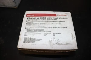 Honeywell VR8300A4508 24v Universal Standing Pilot Replacement 3/4" Gas Valve - Picture 1 of 6