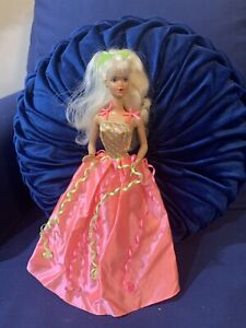 1998 Birthday Party Barbie Doll #22905 Blows Up Balloons Vintage Doll dress