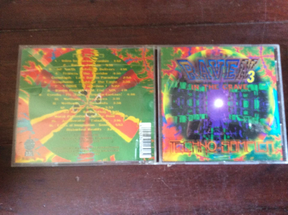 Raven 3 - In The Grave - Techno-Sampler [CD Album] Raving Zombie Methane - Bild 1 von 1