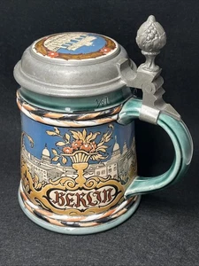 Antico Scudo Stein Birra con Coperchio Mettlach .5L di Berlino #2024 Germania 1/2 Litro - Foto 1 di 18
