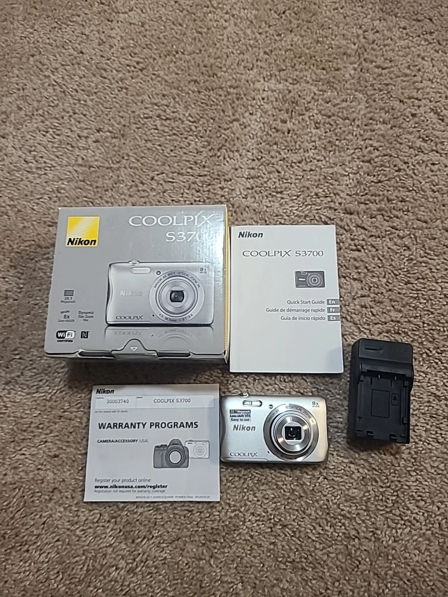 Nikon COOLPIX シルバー S3700 Amazon.com : Nikon COOLPIX S3700 20MP Digital Camera with 8x