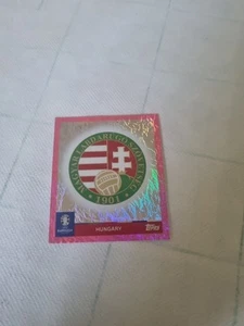 TOPPS UEFA EURO 2024 swiss HUNGARY badge 1 parallel pink nuova mint velina - Picture 1 of 2