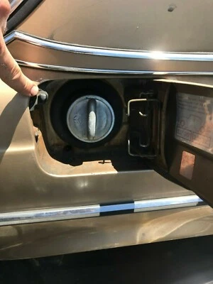 2X Ojal Puerta Combustible Original Mercedes W123 300D 240D Foto 1 de 4