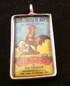 VINTAGE GALLO PLAYING CARD ROOSTER PENDANT DON CLEMENTE LUCITE ITALIAN - Picture 1 of 3