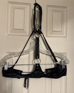 🖤🖤Dreamgirl Black Faux Leather Cup Less Bra One Size NWOT🖤🖤 - Picture 1 of 6