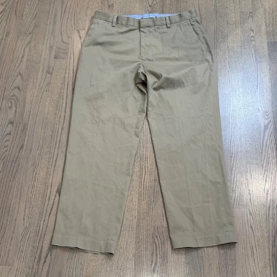 Pantalones cómodos Kirkland Signature para hombre caqui calce recto sin hierro 36x30 Foto 1 de 4