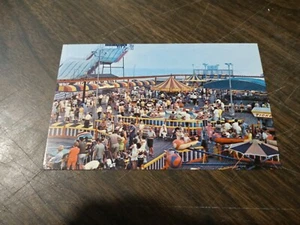 Seaside Park, NJ - Gigantic Fun Slide and Amusement Pier (Circa 1980s) Post Card - Picture 1 of 2