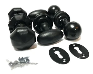 Perillas de puerta de hierro fundido negras ovaladas redondas octogonales antiguas borde Tudor o mortaza - Imagen 1 de 5