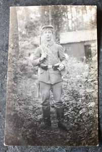 Postcard Photo, Soldier in Uniform, Equipment, Rifle, 1st WWII - Picture 1 of 2
