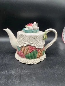 FITZ & FLOYD 1992 VTG Christmas Quilt & Lace Doily Teapot - Picture 1 of 13